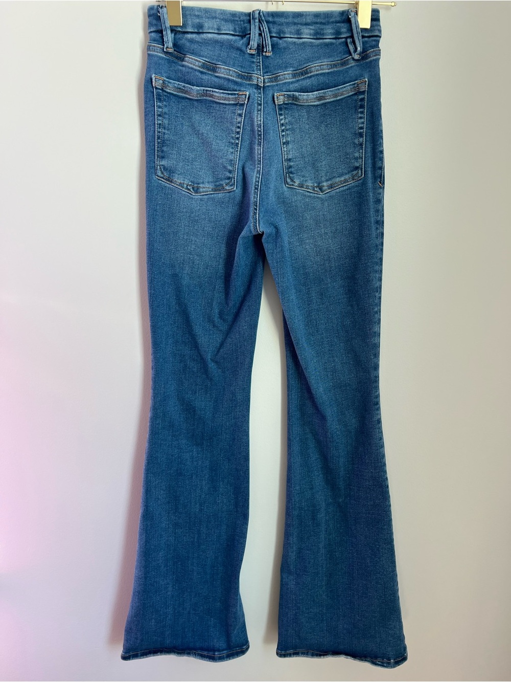 Good American | Indigo Wash Denim Flare Jeans #GLF478T Size 2 - Picture 5 of 17